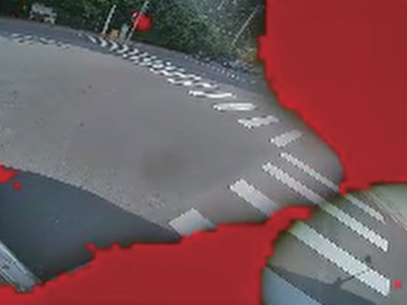 Kamerabild mit rot markierter verschmutzter Linse